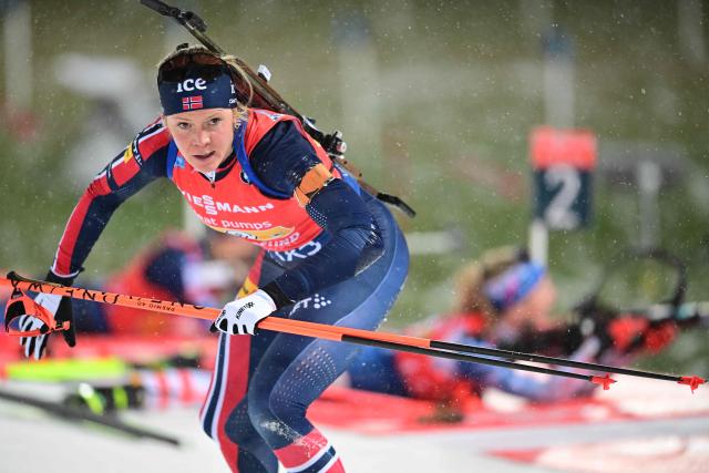 Norway's Karoline Offigstad Knotten competes in the mixed relay event of the IBU Biathlon World Cup in Oestersund, Sweden on November 30, 2025. (Photo by Hanna BRUNLOF / various sources / AFP) / Sweden OUT