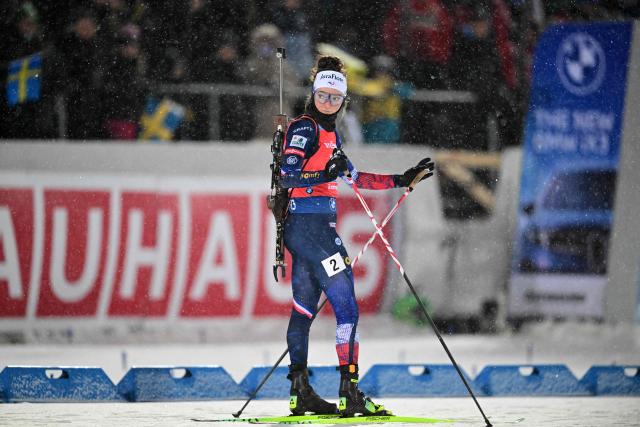 France's Lou Jeanmonnot competes in the mixed relay event of the IBU Biathlon World Cup in Oestersund, Sweden on November 30, 2025. (Photo by Hanna BRUNLOF / various sources / AFP) / Sweden OUT