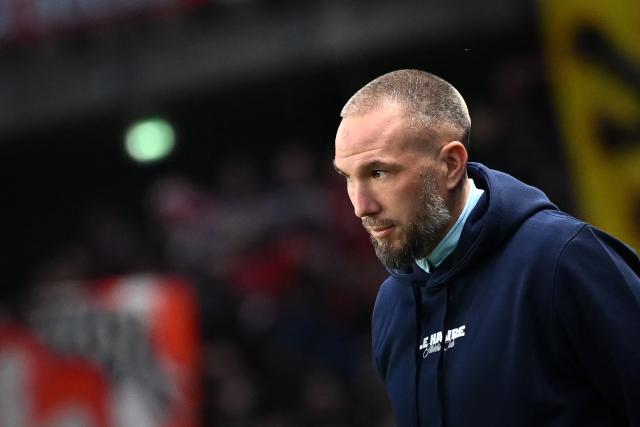 Le Havre's French headcoach Didier Digard looks on prior to the French L1 football match between Le Havre AC and Lille LOSC at the Oceane stadium in Le Havre, north-western France, on November 30, 2025. (Photo by Lou BENOIST / AFP)