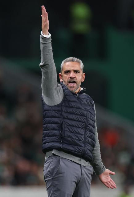 Sporting Lisbon's Portuguese coach Rui Manuel Borges reacts during the Portuguese League football match between Sporting CP and CF Estrela da Amadora at Jose Alvalade stadium in Lisbon on November 30, 2025. (Photo by PATRICIA DE MELO MOREIRA / AFP)