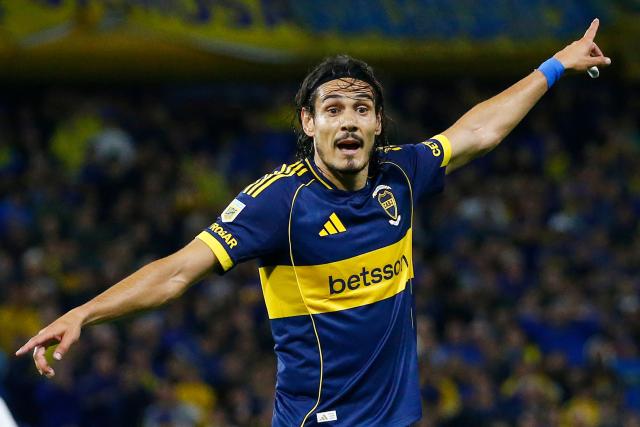 Boca Juniors' Uruguayan forward #10 Edinson Cavani gestures during the Argentine Professional Football League 2025 Clausura Tournament quarter-final match between Boca Juniors and Argentinos Juniors at La Bombonera Stadium in Buenos Aires on November 30, 2025. (Photo by Marcos BRINDICCI / AFP)