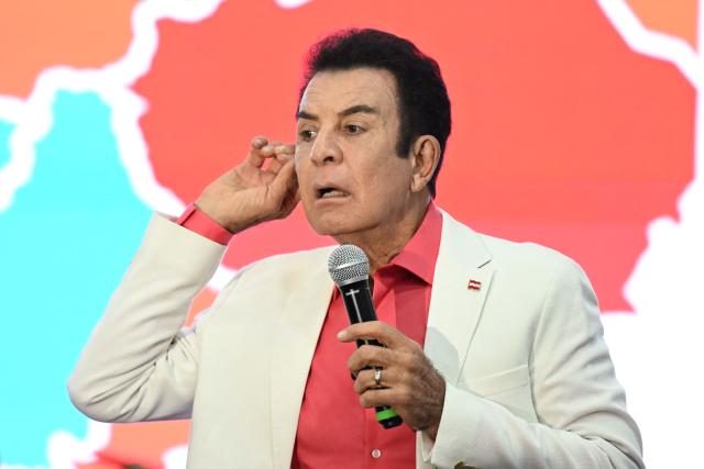 Honduran presidential candidate for the opposition Liberal party, Salvador Nasralla, delivers a speech before the first results of the presidential election in Tegucigalpa on November 30, 2025. (Photo by MARVIN RECINOS / AFP)