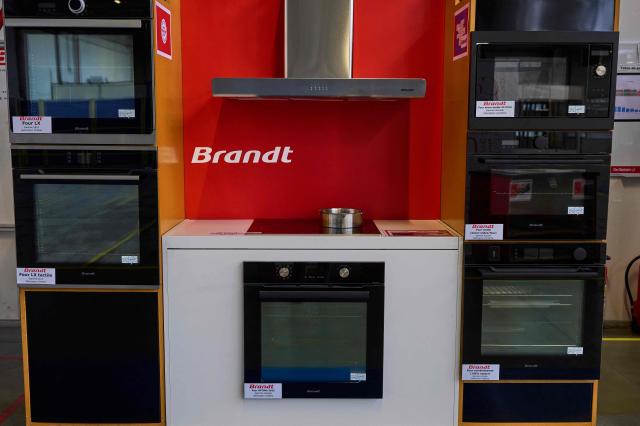 (FILES) This photograph shows an oven at the Brandt plant in Saint-Jean-de-la-Ruelle near Orleans, central France, on January 16, 2025, on the day marking the French home equipment manufacturer's 100th anniversary. The government has declared itself ‘ready’ to contribute Ђ5 million to a project to take over the Brandt household appliance group, whose future has been uncertain since it was placed in receivership, announced the Minister Delegate for Industry on December 1, 2025. (Photo by GUILLAUME SOUVANT / AFP)