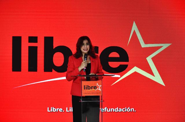 Honduran presidential candidate of the ruling Libertad y Refundacion (LIBRE) party Rixi Moncada addresses the media the day after the presidential election in Tegucigalpa on December 1, 2025. Salvador Nasralla trails by just 515 votes Nasry Asfura, making it a "technical tie," National Electoral Council (CNE) head Ana Paola Hall said on X after a partial digital tally of November 30, 2025, down-to-the wire ballot. (Photo by Orlando SIERRA / AFP)