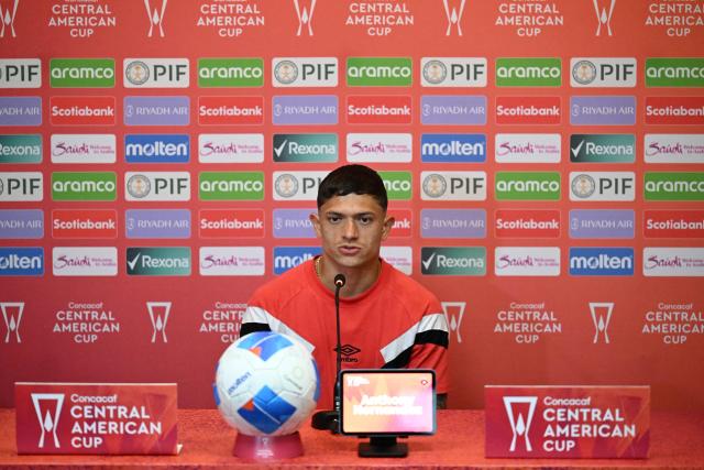 Alajuelense's player Anthony Hernandez speaks during a press conference at Cementos Progreso Stadium in Guatemala City on December 2, 2025. (Photo by JOHAN ORDONEZ / AFP)