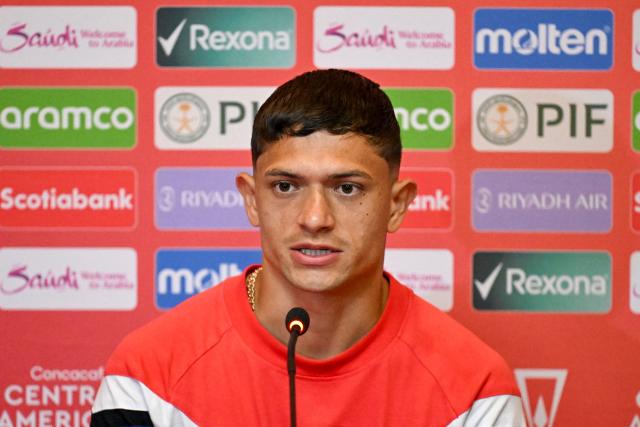 Alajuelense's player Anthony Hernandez speaks during a press conference at Cementos Progreso Stadium in Guatemala City on December 2, 2025. (Photo by JOHAN ORDONEZ / AFP)