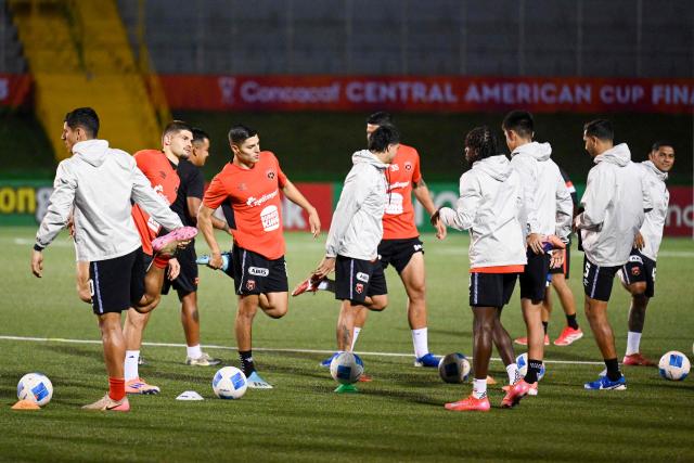 Alajuelense players take part in a training session at Cementos Progreso Stadium in Guatemala City on December 2, 2025. (Photo by Johan ORDONEZ / AFP)