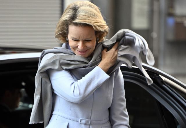 Queen Mathilde of Belgium arrives visit to the Emergency Victim Assistance (EVA) unit of the Brussels Capital Ixelles police zone, in Brussels on December 4, 2025. (Photo by ERIC LALMAND / Belga / AFP) / Belgium OUT