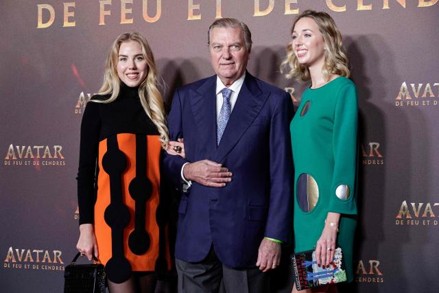 Princess Maria Carolina of Bourbon Two Sicilies (L), Prince Carlo of Bourbon-Two Sicilies and Princess Maria Chiara of Bourbon-Two Sicilies pose during a photocall for the European premiere of "Avatar: Fire and Ash" at the Seine Musicale concert hall in Boulogne-Billancourt, on the outskirts of Paris on December 5, 2025. (Photo by STEPHANE DE SAKUTIN / AFP)