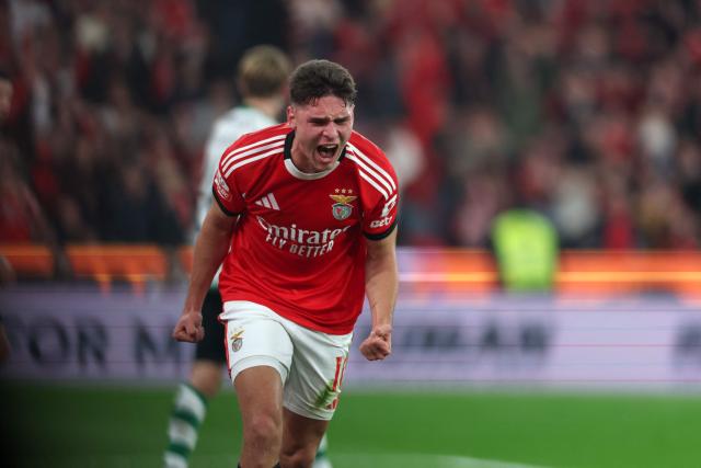 SL Benfica's Ukrainian midfielder #10 Georgiy Sudakov celebrates scoring his team's first goal during the Portuguese League football match between SL Benfica and Sporting CP at Estadio da Luz in Lisbon on December 5, 2025. (Photo by PATRICIA DE MELO MOREIRA / AFP)