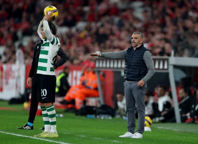 Sporting Lisbon's Portuguese coach Rui Manuel Borges gestures on the touchline during the Portuguese League football match between SL Benfica and Sporting CP at Estadio da Luz in Lisbon on December 5, 2025. (Photo by PATRICIA DE MELO MOREIRA / AFP)