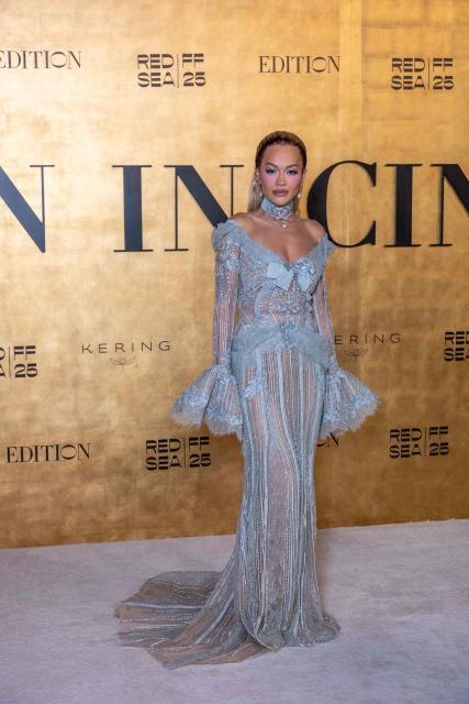 Picture of Rita Ora, British singer, arriving to the "Women In Cinema" gala dinner, as part of the 5th edition of the Red Sea Film Festival in Jeddah, Saudi Arabia on December 5, 2025. (Photo by Ammar ABD RABBO / Red Sea Film Festival / FACTSTORY) / Disclaimer: This document is neither produced nor endorsed by AFP. It is distributed under its issuer sole responsibility. Its reproduction is authorized in context without any distortion of content. If you have any question about this document, please contact its issuer.