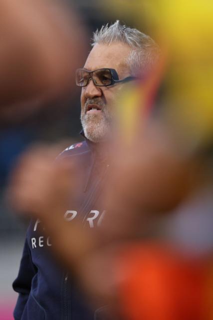 Clermont's French head coach Christophe Urios watches his players warm up ahead of the European Rugby Champions Cup pool 1 rugby union match between Saracens and Clermont Auvergne at StoneX Stadium in north London on December 6, 2025 (Photo by Adrian Dennis / AFP)