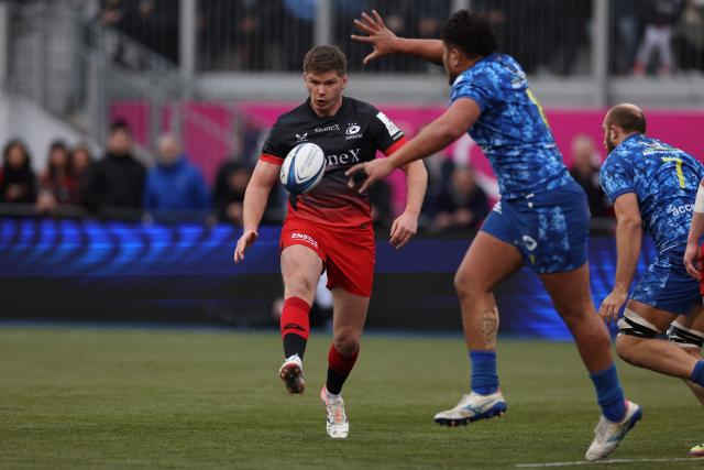 Saracens' English fly-half Owen Farrell chips the ball through during the European Rugby Champions Cup pool 1 rugby union match between Saracens and Clermont Auvergne at StoneX Stadium in north London on December 6, 2025 (Photo by Adrian Dennis / AFP)