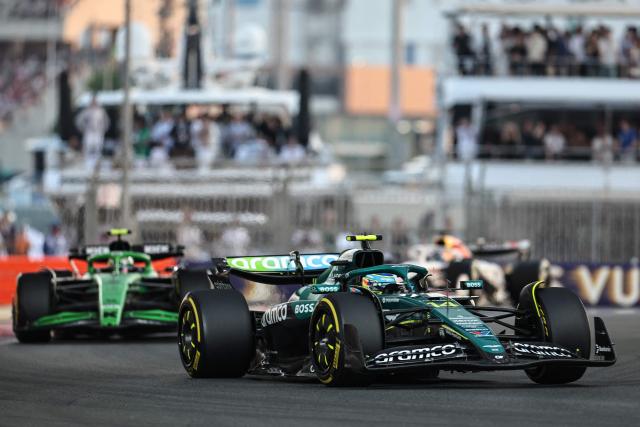Aston Martin's Spanish driver Fernando Alonso competes during the Abu Dhabi Formula One Grand Prix at the Yas Marina Circuit in Abu Dhabi on December 7, 2025. (Photo by Fadel SENNA / AFP)