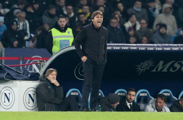 Napoli's Italian Head coach Antonio Conte shouts instructions to his players from the touchline during the Italian Serie A football match between SSC Napoli and Juventus FC at the Diego Armando Maradona Stadium in Naples, on December 7, 2025. (Photo by CARLO HERMANN / AFP)