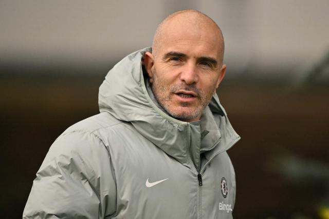 Chelsea's Italian head coach Enzo Maresca arrives at a team training session at the Chelsea training ground in Cobham, west of London on December 8, 2025, on the eve of their UEFA Champions League league phase football match against Atalanta BC in Bergamo. (Photo by Glyn KIRK / AFP)
