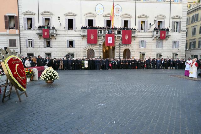 Pope Leo XIV pays homage to the Immaculate Conception near the Spanish steps in Rome, on December 8, 2025. (Photo by Alberto PIZZOLI / AFP)