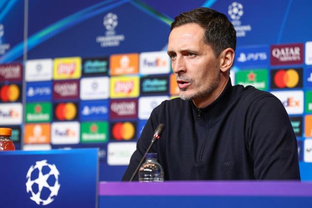 Frankfurt's German head coach Dino Toppmoeller gives a press conference on the eve of the UEFA Champions League league phase day 6 football match between FC Barcelona and Eintracht Frankfurt at Camp Nou Stadium in Barcelona on December 8, 2025. (Photo by Josep LAGO / AFP)