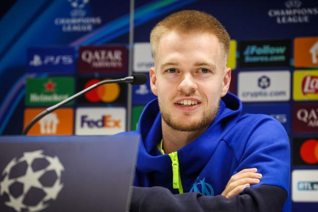Marseille's Belgian midfielder Arthur Vermeeren speaks during a press conference at the RSC Anderlecht Stadium, in Brussels, on December 8, 2025 on the eve of their UEFA Champions League football match against Royale Union Saint-Gilloise. (Photo by VIRGINIE LEFOUR / Belga / AFP) / Belgium OUT