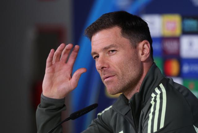 TOPSHOT - Real Madrid's Spanish coach Xabi Alonso gestures as he gives a press conference at Valdebebas training grounds in Madrid on December 9, 2025 on the eve of their Champions League football match against Manchester City. (Photo by Pierre-Philippe MARCOU / AFP)