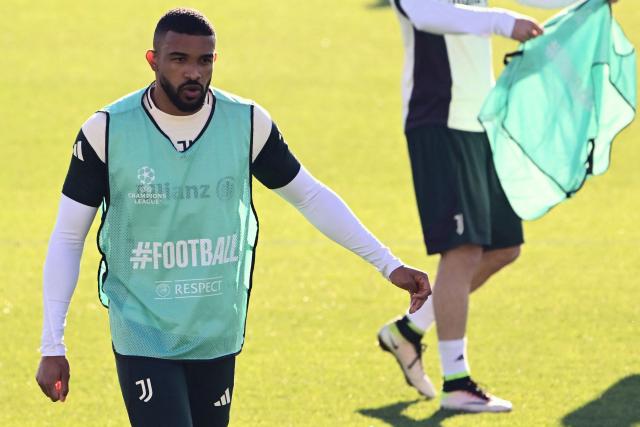Juventus Brazilian defender #3 Gleison Bremer takes part in a training session at JTC Continassa in Turin on December 9, 2025, on the eve of the UEFA Champions League 2025/26 League Phase MD6 match between Juventus and Pafos. (Photo by MARCO BERTORELLO / AFP)