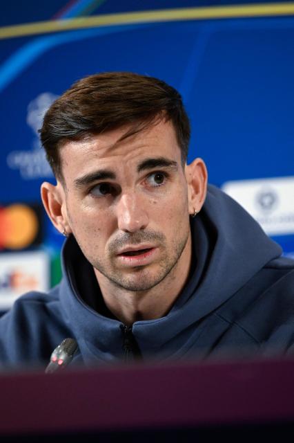 Paris Saint-Germain's Spanish midfielder #08 Fabian Ruiz gives a press conference on the eve of the UEFA Champions League league phase day 6 football match between Athletic Club Bilbao and Paris Saint-Germain (PSG) at San Mames Stadium in Bilbao on December 9, 2025. (Photo by ANDER GILLENEA / AFP)