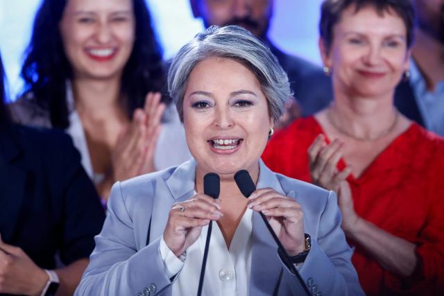 Chile's presidential candidate Jeannette Jara, of the Unidad por Chile coalition, speaks after a debate organized by the National Television Association in Santiago on December 9, 2025. The second round of the Chilean presidential election on December 14, 2025, will pit two candidates who are totally opposed: Jeannette Jara, from a broad left-wing coalition with modest origins, and the far-right leader Jose Antonio Kast, an ultraconservative Catholic determined to massively expel undocumented migrants. (Photo by Raul BRAVO / AFP)