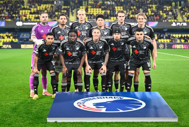 FC Copenhagen's players pose prior the UEFA Champions League league phase day 6 football match between Villarreal CF and FC Copenhagen at La Ceramica Stadium in Vila-real on December 10, 2025. (Photo by Jose JORDAN / AFP)