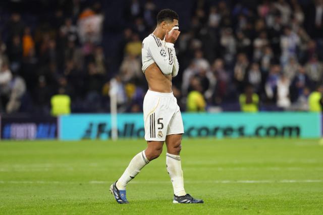 TOPSHOT - Real Madrid's English midfielder #05 Jude Bellingham reacts after the UEFA Champions League league phase day 6 football match between Real Madrid CF and Manchester City at Santiago Bernabeu Stadium in Madrid on December 10, 2025. (Photo by Thomas COEX / AFP)