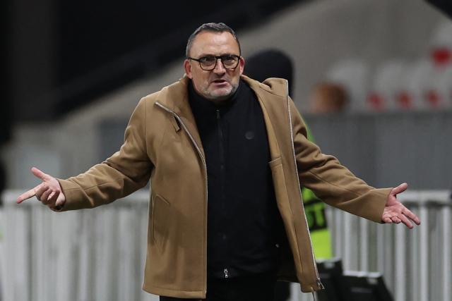 Nice's French coach Franck Haise reacts during the UEFA Europa League, league phase, football match between Nice and Sporting Braga at the Grand Stade de Nice stadium, on December 11, 2025. (Photo by Valery HACHE / AFP)