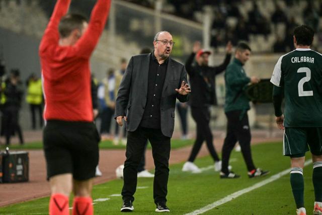 Panathinaikos' Spanish head coach Rafael Benitez gestures during the UEFA Europa League, league phase, football match between Panathinaikos and Viktoria Plzen at the Olympic Athletic Center Spyros Louis stadium, in Athens, on December 11, 2025. (Photo by Aris MESSINIS / AFP)