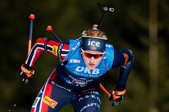 Second placed Norway's Maren Kirkeeide competes during the women's 7,5km sprint event of the IBU Biathlon World Cup in Hochfilzen, Austria on December 12, 2025. (Photo by GEORG HOCHMUTH / APA / AFP) / Austria OUT / ALTERNATIVE CROP