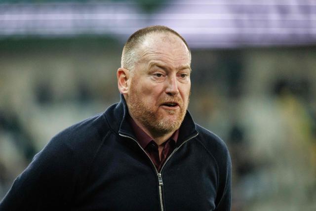Mechelen's Belgian head coach Frederik Vanderbiest reacts during the Belgium Pro League football match between Cercle Bruges and KV Mechelen, in Bruges on December 13, 2025. (Photo by KURT DESPLENTER / Belga / AFP) / Belgium OUT
