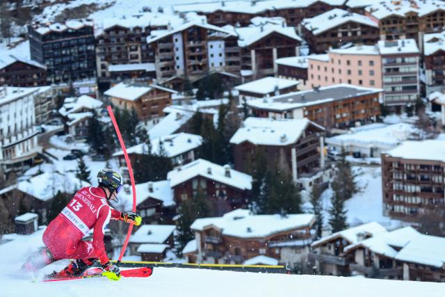Austria's Manuel Feller competes during the first run of the Men's Slalom event of the FIS Alpine Skiing World Cup in Val d'Isere, on December 14, 2025. (Photo by Olivier CHASSIGNOLE / AFP)