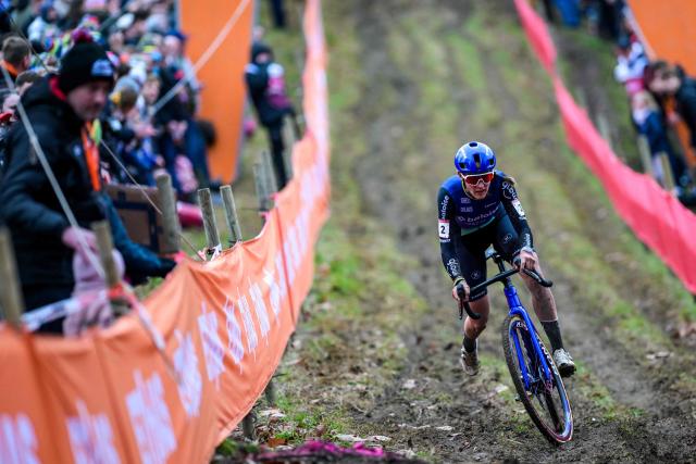 Dutch rider Lucinda Brand competes during the women's elite race of the Cyclocross World Cup, stage 4 (out of 12) in the World Cup of the 2026-2027 season, in Namur, on December 2025. (Photo by DAVID PINTENS / Belga / AFP) / Belgium OUT