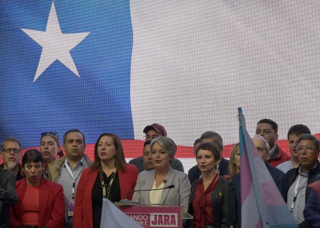 Chile's presidential candidate Jeannette Jara, of the Unidad por Chile coalition, gives a speech after conceding defeat in the presidential runoff election in Santiago on December 14, 2025. Chilean voters elected Jose Antonio Kast, the most right-wing president in 35 years of democracy, with a thumping 58 percent of votes and his rival Jeannette Jara conceding defeat, according to official results on December 14, 2025. (Photo by Rodrigo ARANGUA / AFP)