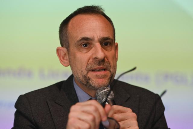 Prefect of Loir-et-Cher Joseph Zimet speaks during a meeting about professional retraining options at the Brandt factory, in Vendome, central France on December 15, 2025. The judicial liquidation of the Brandt household appliance group, announced on December 12, 2025 by the Nanterre Economic Court, marks the end of a major name in French industry during the post-war boom years, which has changed hands several times in recent decades. (Photo by JEAN-FRANCOIS MONIER / AFP)