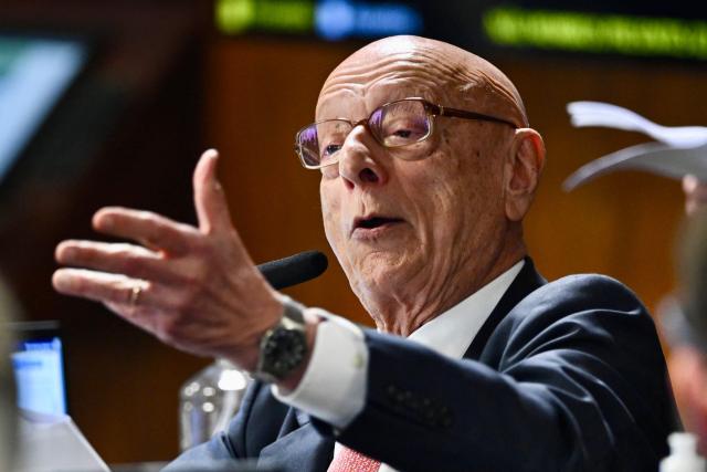 Senator Esperidiao Amin speaks during a session of the committee discussing the bill that reduces the sentences of those convicted of attempted coup d'etat in Brasilia, on December 17, 2025. Brazil's Senate is debating a bill passed by the lower house of Congress that could slash the jail term of former president Jair Bolsonaro, a move that sparked nationwide protests over the weekend. (Photo by Evaristo Sa / AFP)