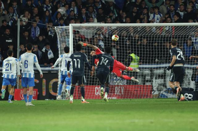 Talavera's Argentinian forward #7 Gonzalo di Renzo (not seen) scores his team's second goal during the Spanish Copa del Rey (King's Cup) round of 32 second leg football match between Talavera CF and Real Madrid CF at El Prado Municipal Stadium in Talavera de la Reina on December 17, 2025. (Photo by Thomas COEX / AFP)