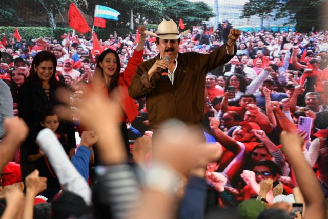 Former Honduran president Manuel Zelaya addresses supporters of the ruling Libertad y Refundacion (LIBRE) party outside the Presidential House during a protest in support of Honduran President Xiomara Castro and against electoral fraud in Tegucigalpa on December 17, 2025. (Photo by Orlando SIERRA / AFP)