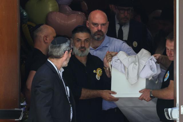 Mourners carry out the coffin of 10-year-old Matilda, who was killed in the December 14 Bondi Beach shooting attack, after the funeral service in Sydney on December 18, 2025. The attack at Bondi Beach on December 14 was one of the deadliest in Australian history. (Photo by DAVID GRAY / AFP)