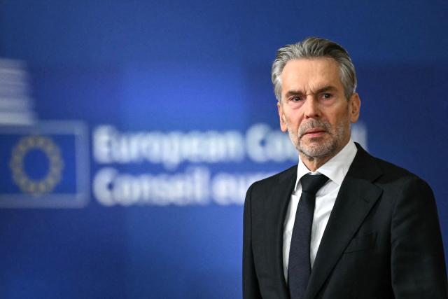 Netherlands' outgoing Prime Minister Dick Schoof looks on as he arrives to attend the European Council meeting in Brussels on December 18, 2025. European Unions leaders meet in Brussels on December 18 and 19, 2025, to discuss in particular the need to support Ukraine, transatlantic relations and the EU's strategic autonomy. (Photo by NICOLAS TUCAT / AFP)