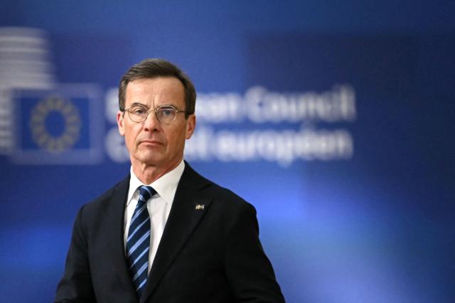 Sweden's Prime Minister Ulf Kristersson arrives to attend the European Council meeting in Brussels on December 18, 2025. European Unions leaders meet in Brussels on December 18 and 19, 2025, to discuss in particular the need to support Ukraine, transatlantic relations and the EU's strategic autonomy. (Photo by NICOLAS TUCAT / AFP)