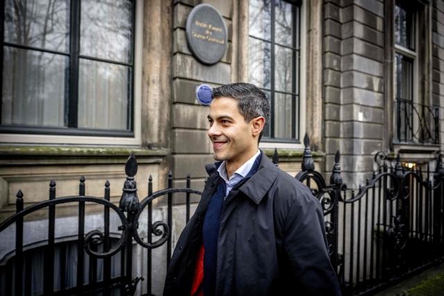 Dutch election winner and D66 party leader Rob Jetten arrives at Huis Huguetan for a meeting on the formation of a coalition government, in The Hague on December 19, 2025. (Photo by Robin Utrecht / ANP / AFP) / Netherlands OUT