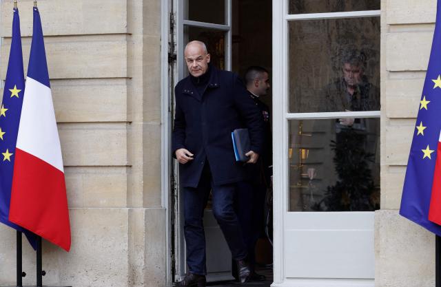 French union National Federation of Agricultural Holders' Unions (FNSEA) president Arnaud Rousseau and his delegation leave the Hotel Matignon after a meeting with French Prime Minister, in Paris on December 19, 2025. The main farming unions are received on December 19, 2025 by French Prime Minister, who oversaw the latest announcements on managing the lumpy skin disease (LSD) "dermatose nodulaire contagieuse" outbreak, which sparked the resurgence of farmers anger fueled by the EU-Mercosur agreement. (Photo by GEOFFROY VAN DER HASSELT / AFP)