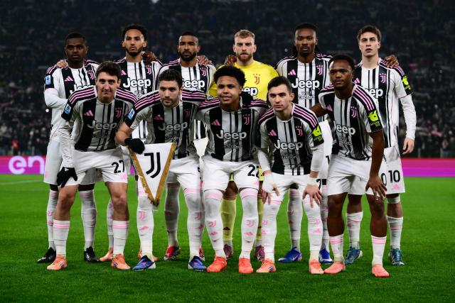 Juventus' players pose for a team photograph ahead of the Italian Serie A football match between Juventus and AS Roma at the Allianz stadium in Turin, northern Italy, on December 20, 2025. (Photo by MARCO BERTORELLO / AFP)