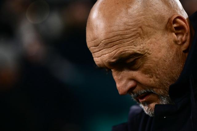 Juventus' Italian coach Luciano Spalletti looks on from the technical area during the Italian Serie A football match between Juventus and AS Roma at the Allianz stadium in Turin, northern Italy, on December 20, 2025. (Photo by MARCO BERTORELLO / AFP)