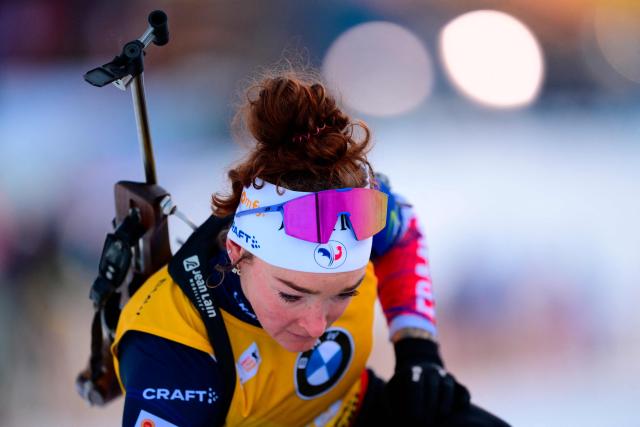 France's Lou Jeanmonnot reacts as she trains during the women's 12,5km mass start event of the IBU Biathlon World Cup, in Le Grand Bornand, near Annecy, southeastern France, on December 21, 2025. (Photo by Olivier CHASSIGNOLE / AFP)
