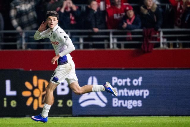 RSC Anderlecht's Belgian forward #83 Tristan Degreef celebrates after scoring his team second goal during the Belgian "Pro League" First Division football match between Antwerp and RSC Anderlecht at Bosuilstadion in Antwerp on December 21, 2025. (Photo by JASPER JACOBS / BELGA / AFP) / Belgium OUT